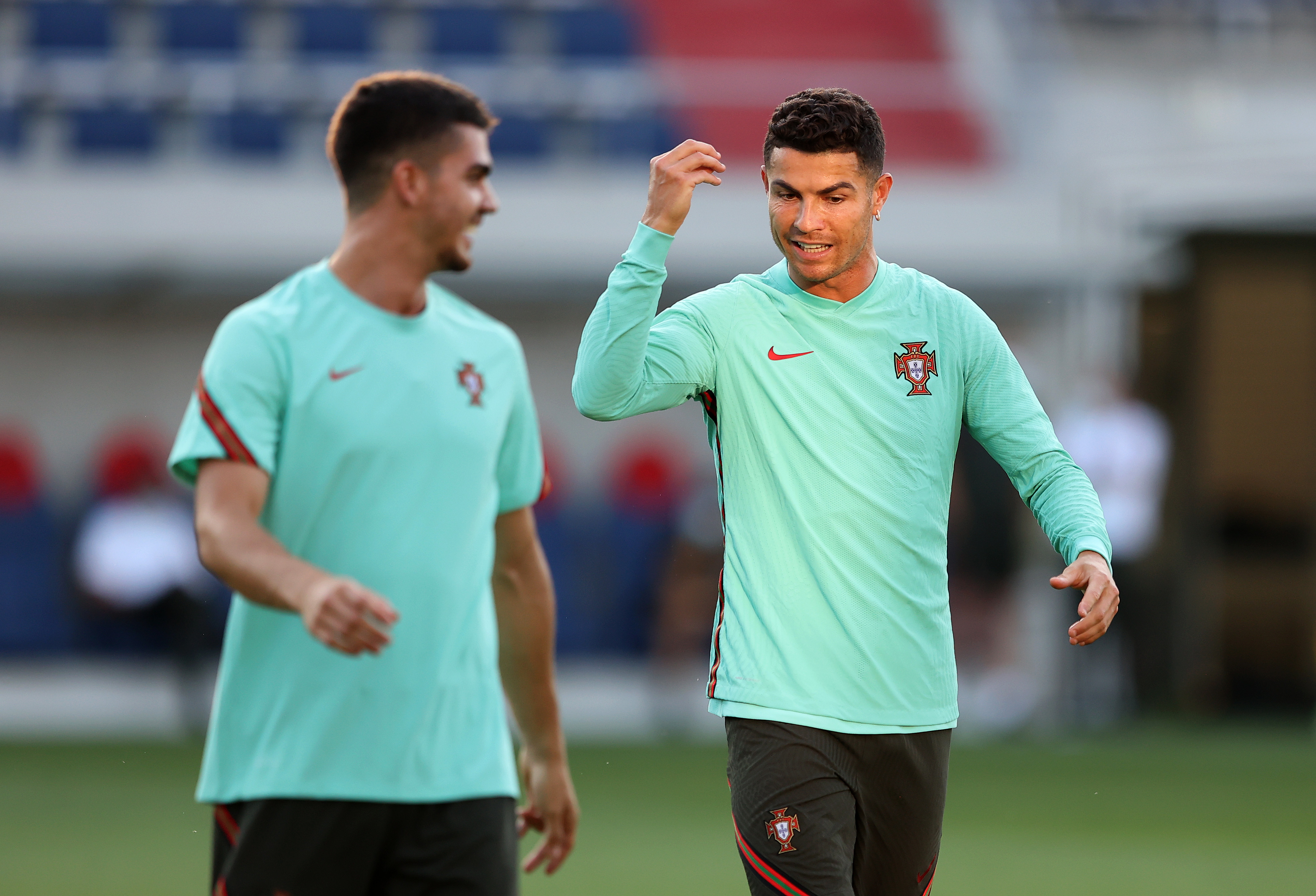 NG体育-UFC大奖赛，姑苏玄武队与江畔闪电队淘汰对手，阵地战处理得当！赛后更衣室沸腾的简单介绍