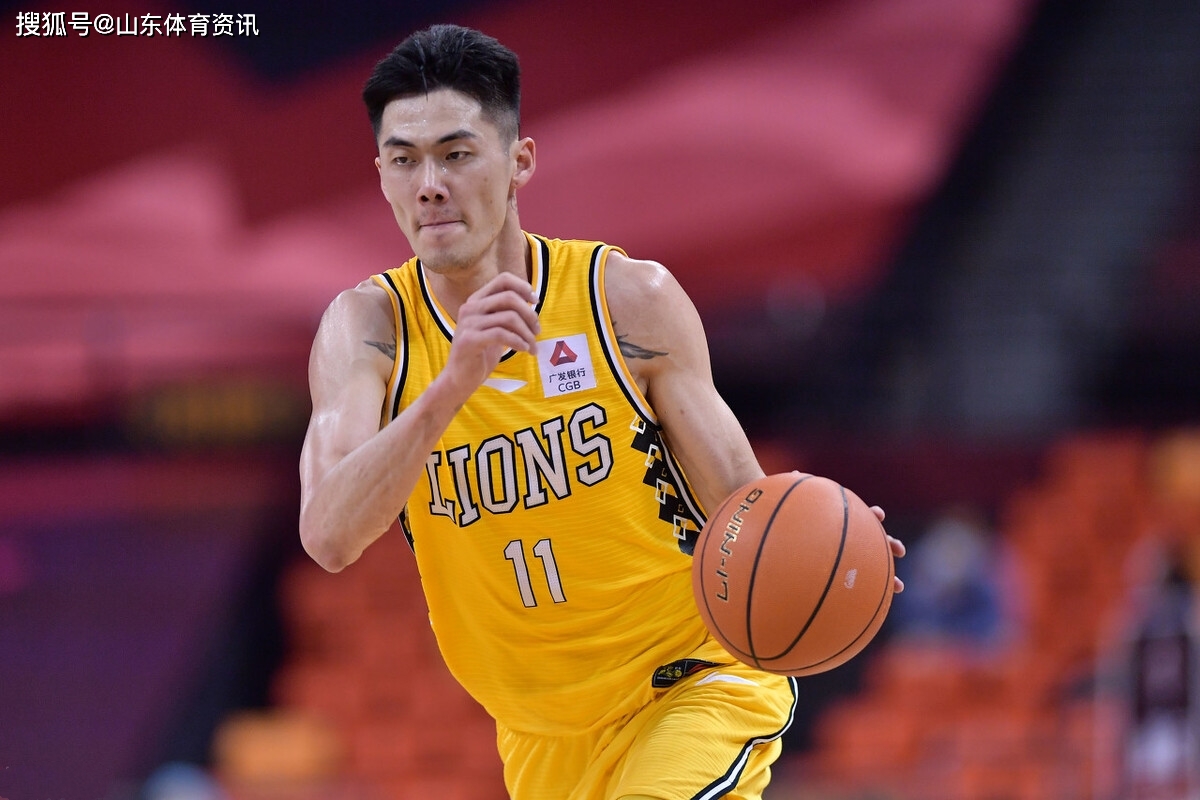 菲尼克斯太阳训练开放日，国际比赛日绝杀压哨引欢呼，CBA常规赛在即，资深球员宣示担当的简单介绍