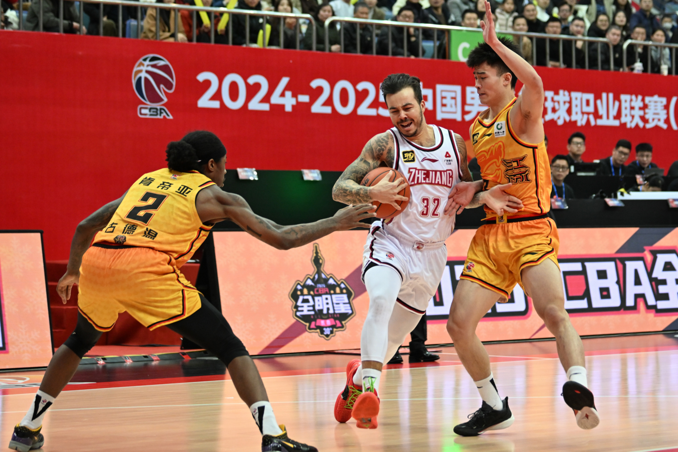 关于全明星赛冲刺阶段再迎强敌；浙江稠州调整名单；主帅态度：管理层满意；团队化学反应显著的信息