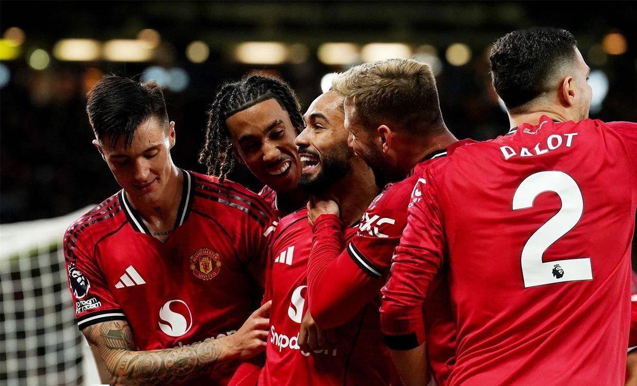 NG体育-包含西亚卡姆在曼联比赛中突破纪录，关键助攻引发热议！的词条