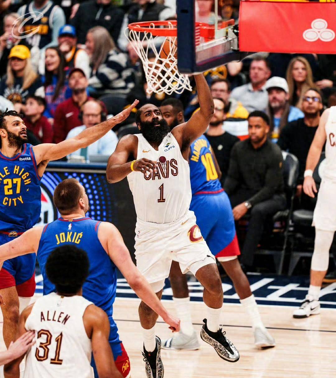 南宫体育-包含德罗巴回归赛场，突破纪录首场状态亮眼，掘金观众沸腾！的词条